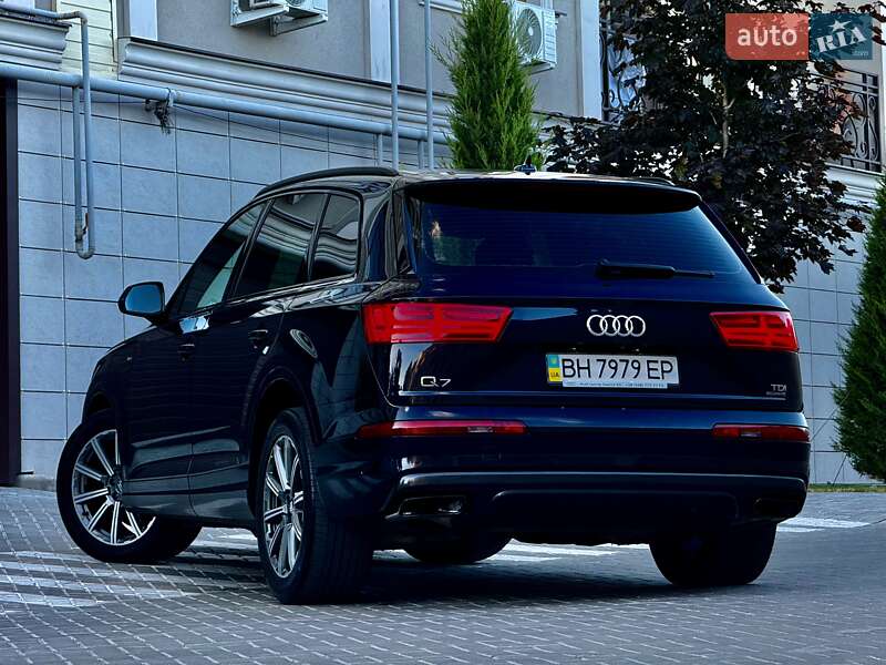 Позашляховик / Кросовер Audi Q7 2017 в Одесі