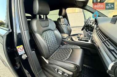 Внедорожник / Кроссовер Audi Q7 2017 в 