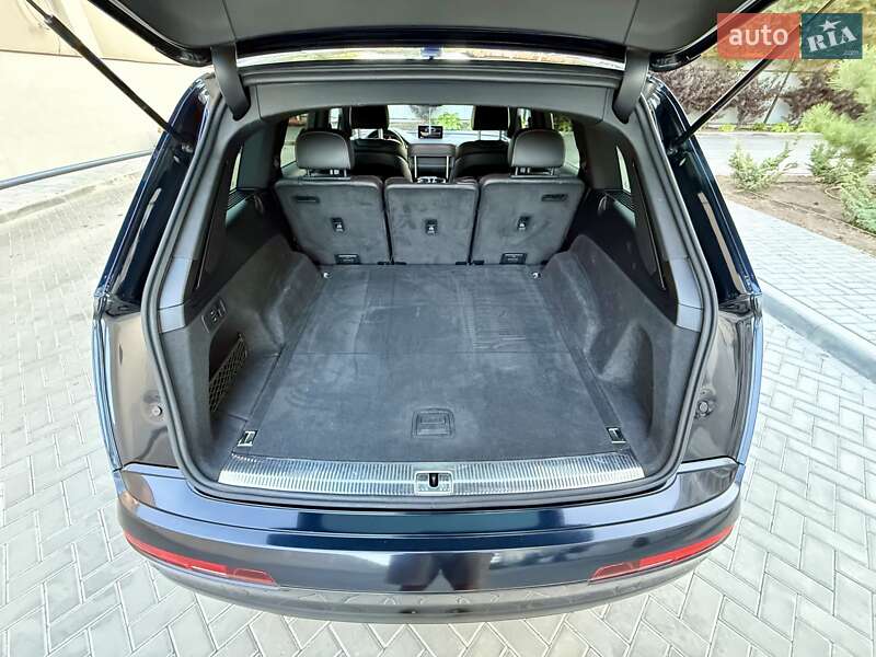 Позашляховик / Кросовер Audi Q7 2017 в Одесі