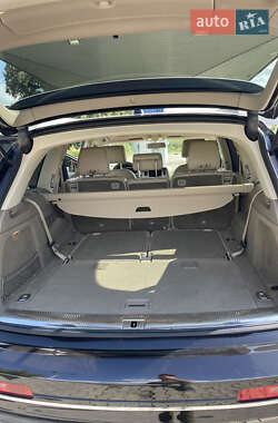 Внедорожник / Кроссовер Audi Q7 2014 в 