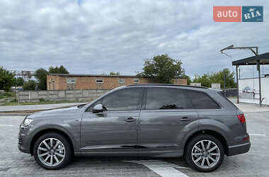Внедорожник / Кроссовер Audi Q7 2018 в 