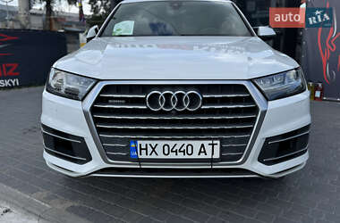 Внедорожник / Кроссовер Audi Q7 2018 в 