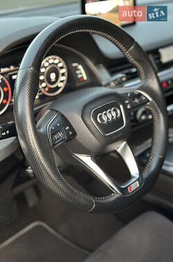 Внедорожник / Кроссовер Audi Q7 2015 в 
