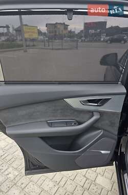 Внедорожник / Кроссовер Audi Q7 2020 в 