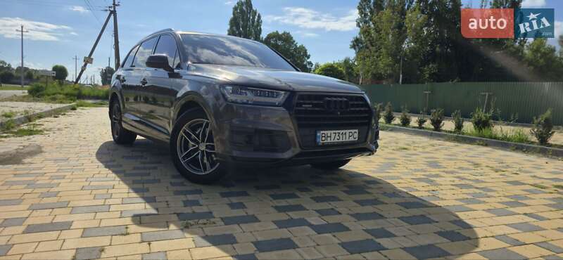 Позашляховик / Кросовер Audi Q7 2016 в Вінниці