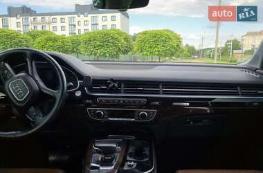 Внедорожник / Кроссовер Audi Q7 2016 в 