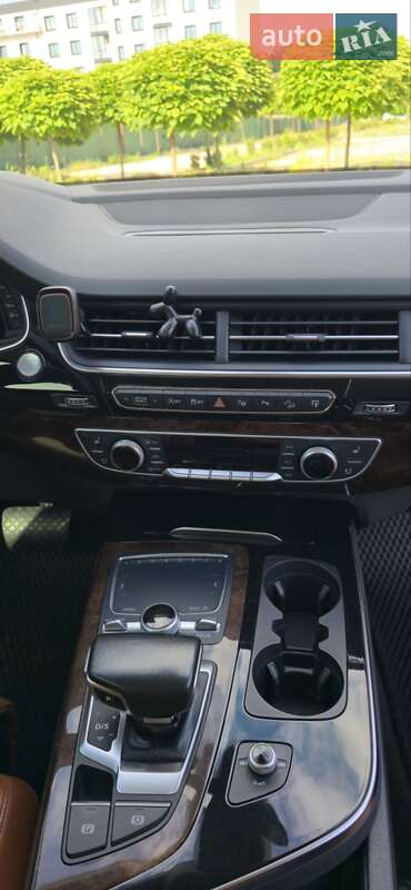 Позашляховик / Кросовер Audi Q7 2016 в Вінниці
