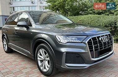 Внедорожник / Кроссовер Audi Q7 2021 в 