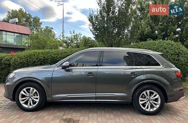 Внедорожник / Кроссовер Audi Q7 2021 в 