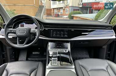 Внедорожник / Кроссовер Audi Q7 2021 в 