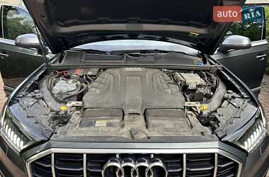 Внедорожник / Кроссовер Audi Q7 2021 в 