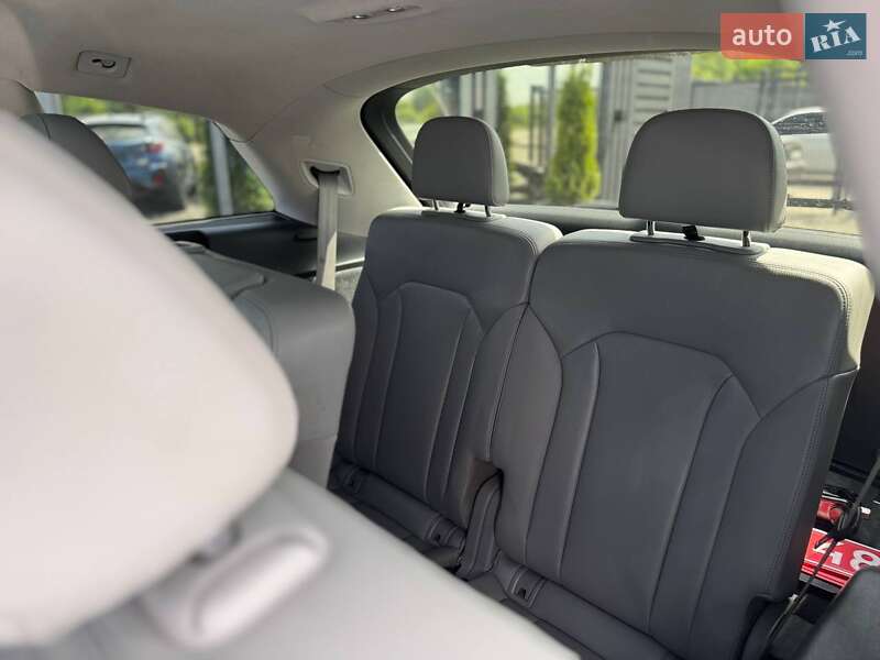 Позашляховик / Кросовер Audi Q7 2016 в Львові