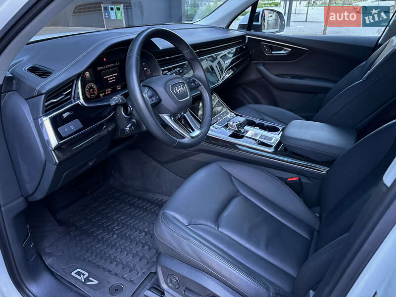 Внедорожник / Кроссовер Audi Q7 2023 в Киеве