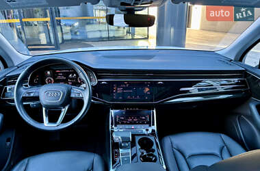 Внедорожник / Кроссовер Audi Q7 2023 в 