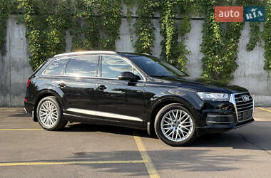 Внедорожник / Кроссовер Audi Q7 2015 в 