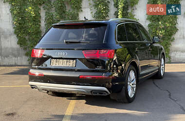 Внедорожник / Кроссовер Audi Q7 2015 в 
