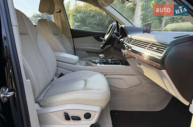 Внедорожник / Кроссовер Audi Q7 2015 в 