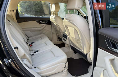 Внедорожник / Кроссовер Audi Q7 2015 в 