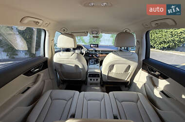 Внедорожник / Кроссовер Audi Q7 2015 в 