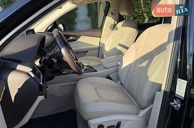 Внедорожник / Кроссовер Audi Q7 2015 в 