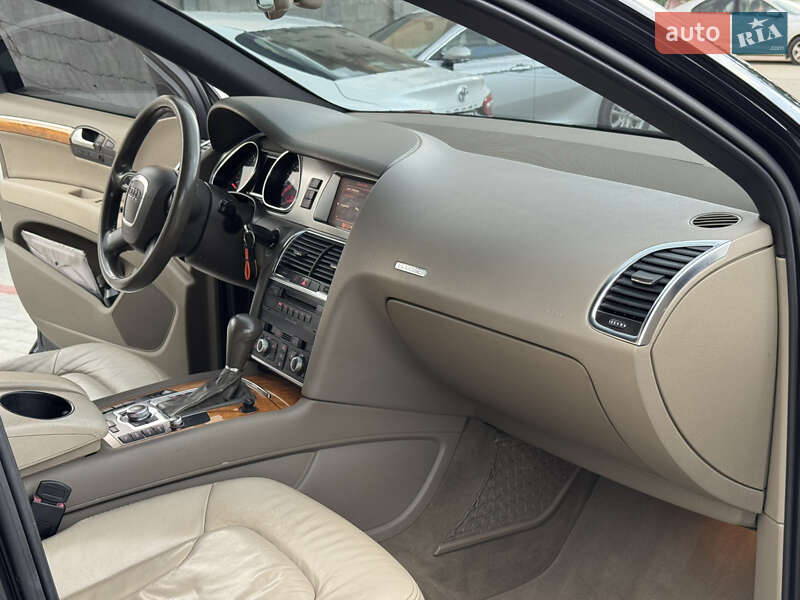 Внедорожник / Кроссовер Audi Q7 2007 в Мукачево