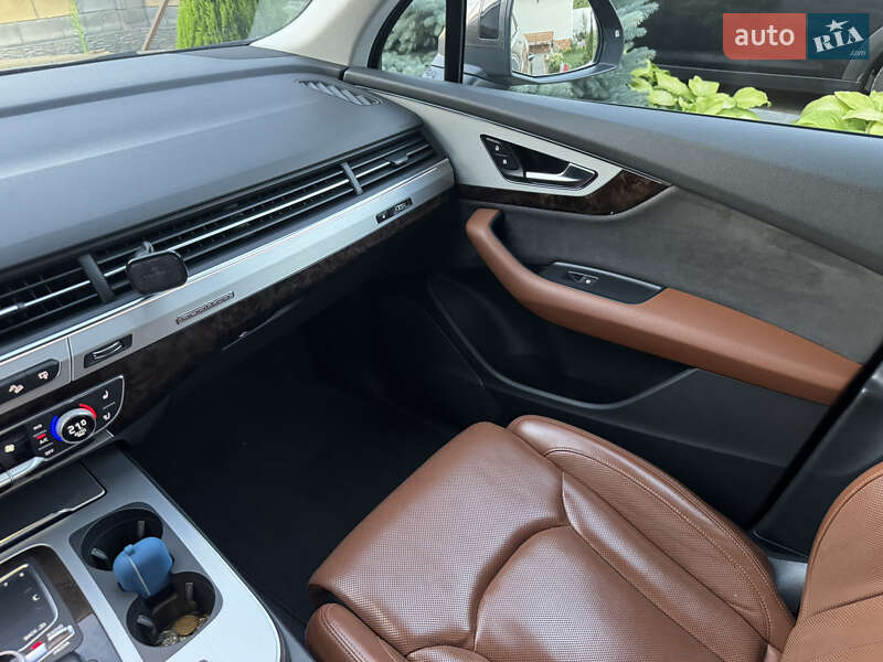 Внедорожник / Кроссовер Audi Q7 2017 в Одессе