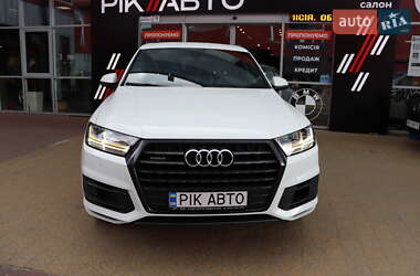 Внедорожник / Кроссовер Audi Q7 2016 в 