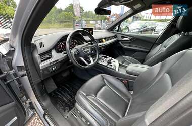 Внедорожник / Кроссовер Audi Q7 2017 в 