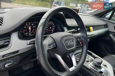 Внедорожник / Кроссовер Audi Q7 2017 в 