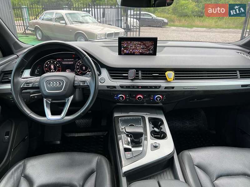 Внедорожник / Кроссовер Audi Q7 2017 в Любомле