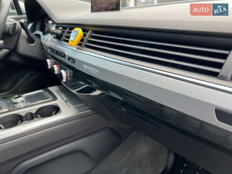 Внедорожник / Кроссовер Audi Q7 2017 в Любомле