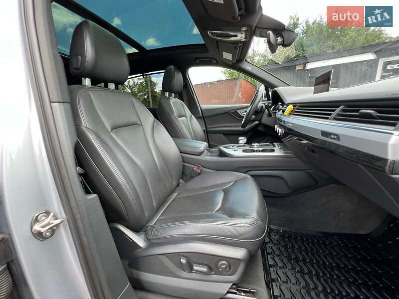 Внедорожник / Кроссовер Audi Q7 2017 в Любомле