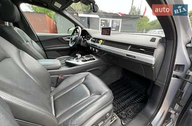 Внедорожник / Кроссовер Audi Q7 2017 в 