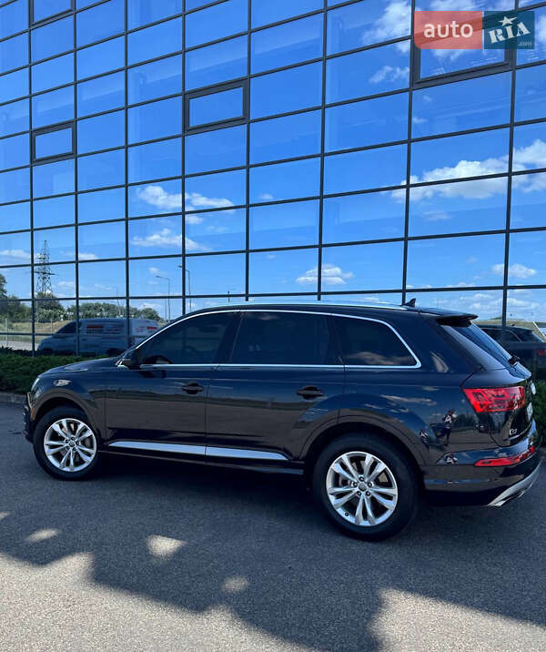 Внедорожник / Кроссовер Audi Q7 2017 в Днепре