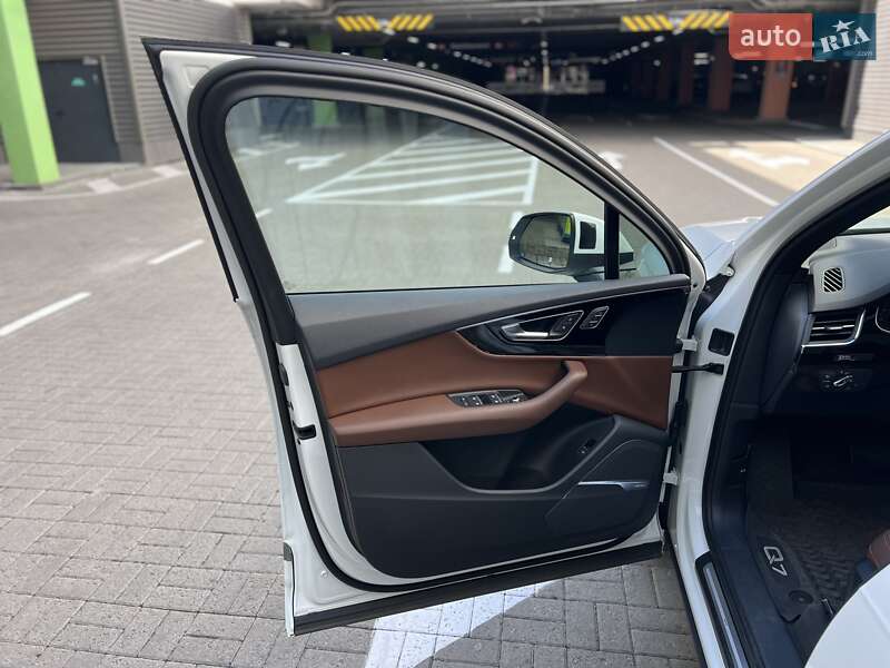 Внедорожник / Кроссовер Audi Q7 2019 в Киеве