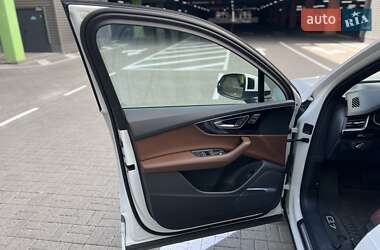 Внедорожник / Кроссовер Audi Q7 2019 в 