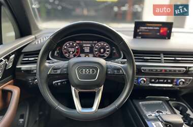 Внедорожник / Кроссовер Audi Q7 2019 в 