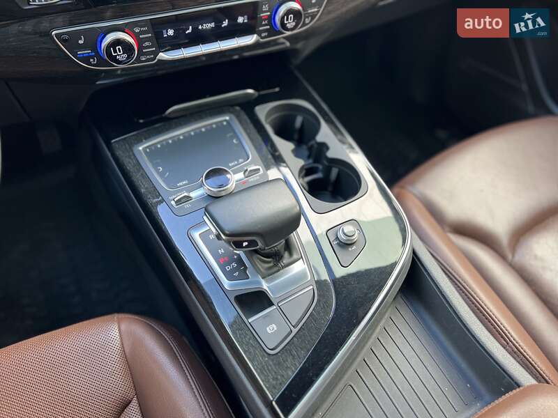 Внедорожник / Кроссовер Audi Q7 2019 в Киеве