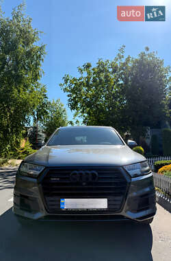 Внедорожник / Кроссовер Audi Q7 2018 в 