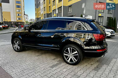 Внедорожник / Кроссовер Audi Q7 2015 в 