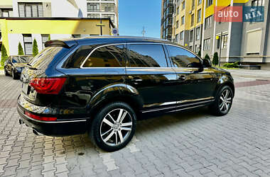 Внедорожник / Кроссовер Audi Q7 2015 в 