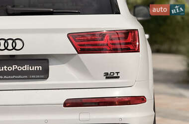 Внедорожник / Кроссовер Audi Q7 2018 в 