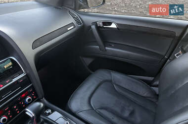 Внедорожник / Кроссовер Audi Q7 2015 в 