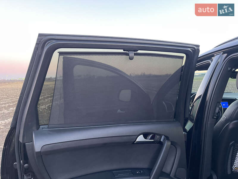 Внедорожник / Кроссовер Audi Q7 2015 в Днепре