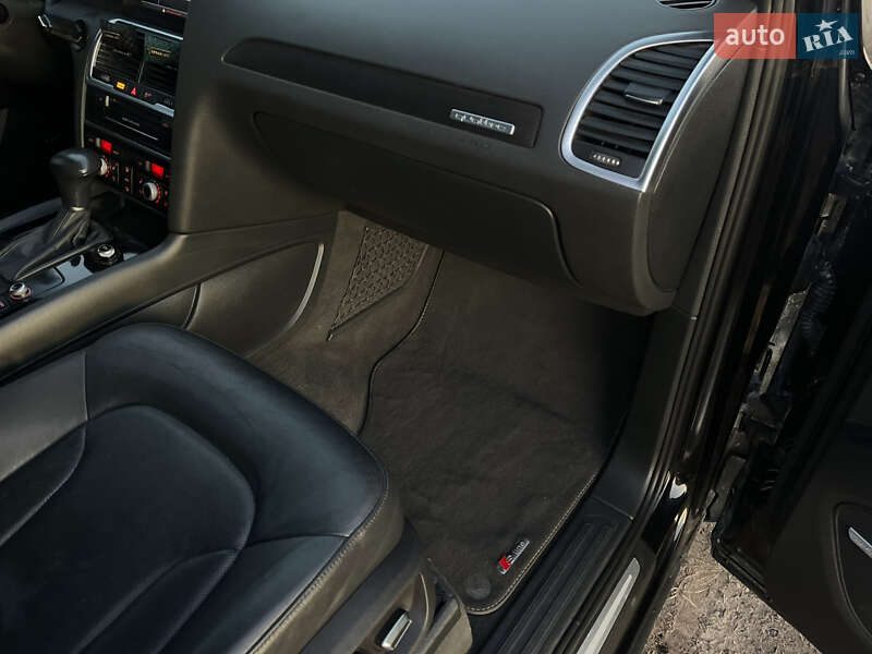 Внедорожник / Кроссовер Audi Q7 2015 в Днепре