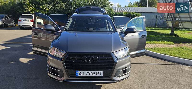 Позашляховик / Кросовер Audi Q7 2019 в Києві