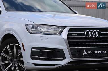 Внедорожник / Кроссовер Audi Q7 2018 в 