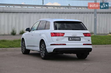 Внедорожник / Кроссовер Audi Q7 2018 в 