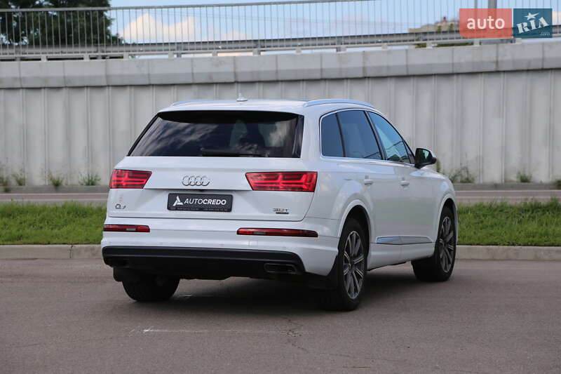 Позашляховик / Кросовер Audi Q7 2018 в Києві