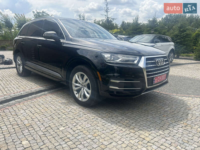 Внедорожник / Кроссовер Audi Q7 2017 в Нововолынске